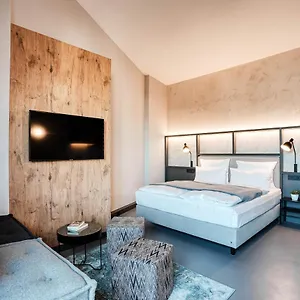 Cloud No7 Lofts Aparthotel
